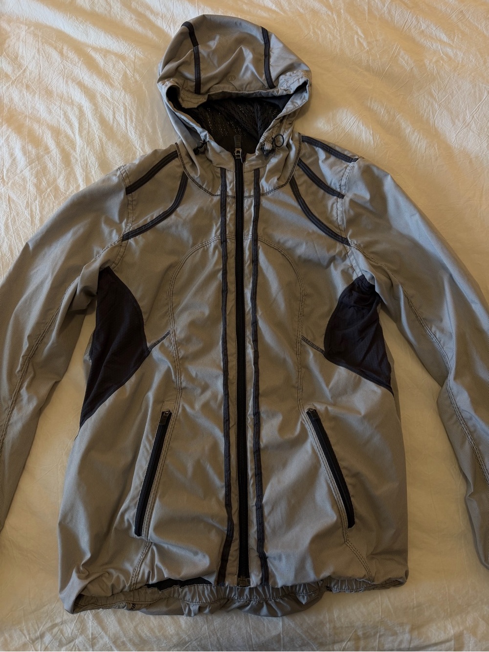 Lululemon Women's Gray white pinstripe Hooded Full Zip Jacket Activewear - Picture 2 of 8